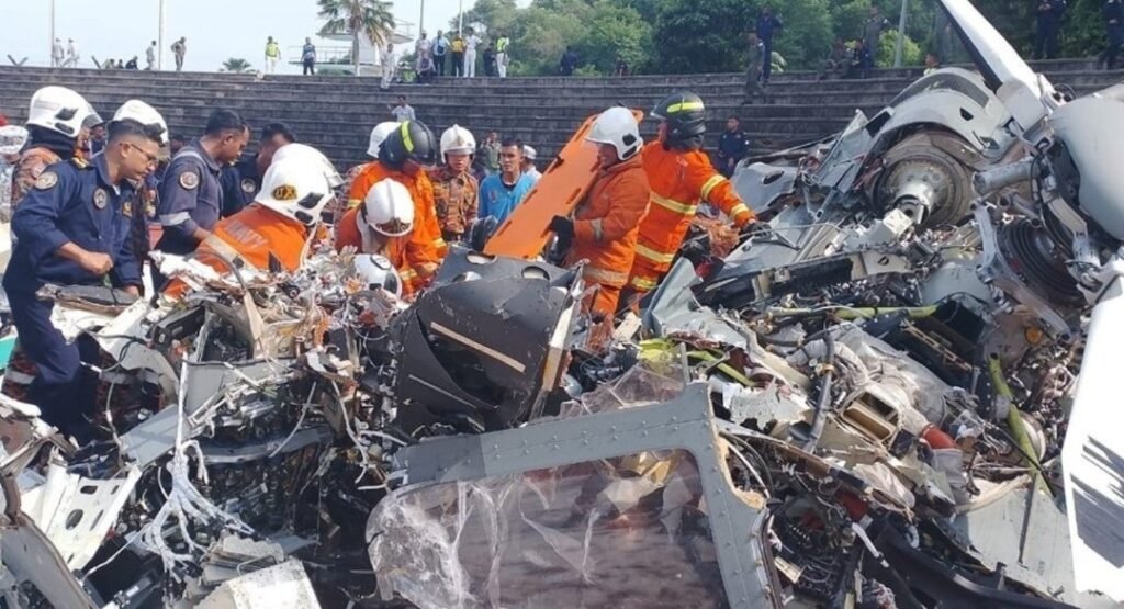 Helicopter Crash Video : मलेशिया के आसमान में टकराये दो हेलीकॉप्टर जाने उस के बाद क्या हुआ ? Helicopter Crash
