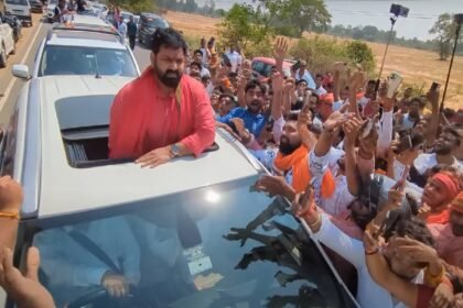 Pawan Singh Road Show