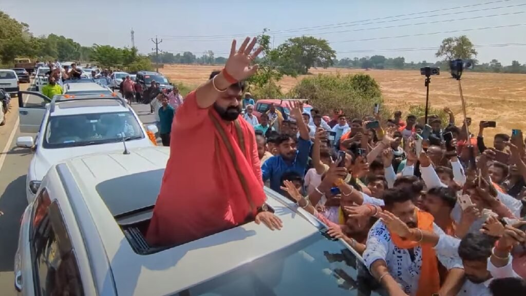 Pawan Singh Road Show: पवन सिंह ने दिखाया दम। रोड शो में लाखों की भीड़ Pawan Singh Road Show In Karakat