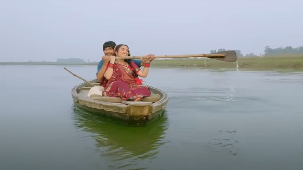 Maroon Color Sadiya Song : निरहुआ का ये गाना हो रहा है तेजी से वायरल Maroon Color Sadiya Lyrics