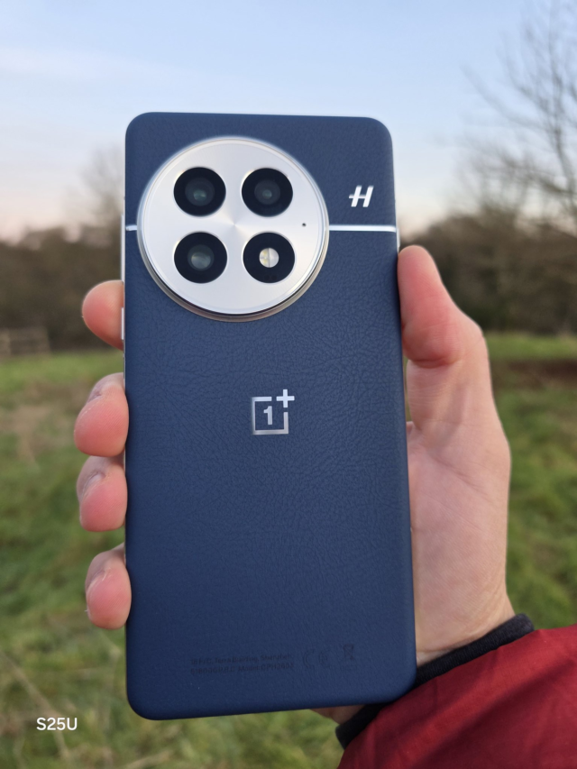 OnePlus 13 पर शुरू हुई Red Rush Days सेल।
