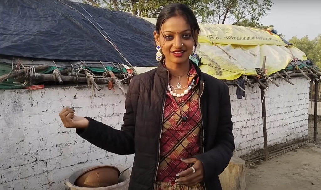 Viral Video Monalisa: फिर से वायरल हुई मोनालिसा, इस बार वजह कुछ और हैं, जाने पूरा मामला। Viral Girls Monalisa House