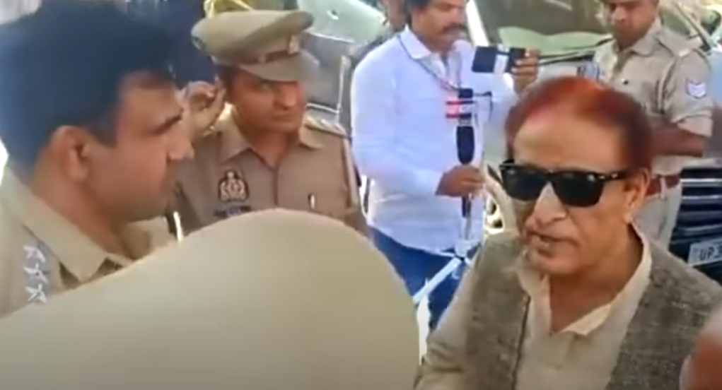 संभल में पीस कमेटी की बैठक: सीओ अनुज चौधरी बोले- "ईद की सेवइयां खिलानी हैं तो गुझिया भी खानी पड़ेगी" Sambhal CO Anuj Chaudhary जब Azam Khan से बीच रास्ते भिड़ गए