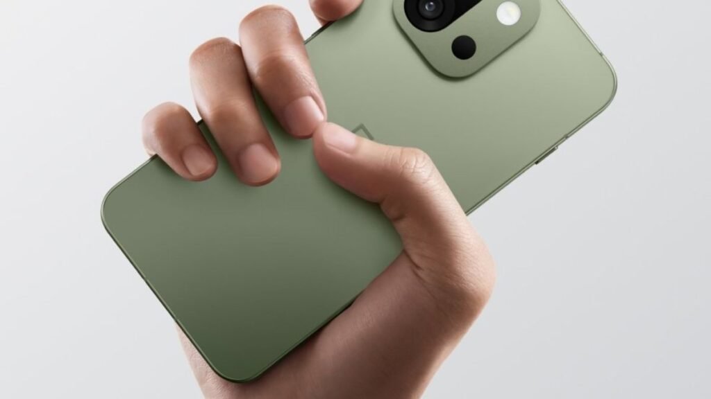 OnePlus 13s भारत में जल्द होगा लॉन्च: तीन धांसू रंगों में आएगा 'छोटू' फोन, iPhone जैसे फीचर्स से देगा टक्कर!